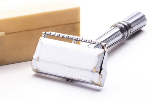 1940's Gem Micromatic Singe Edge Safety Razor w/ Cream Bakelite Case | Original Condition